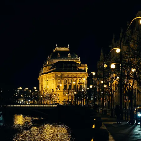 New Design & Style 50m From Wenceslas Square Lägenhet *