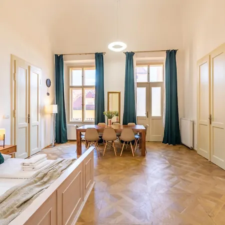 Old Town Square Aparthotel 4*