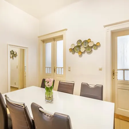 Aparthotel Old Town Square 4*