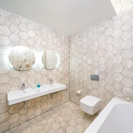 Quiet Center In Hip & Foodie Area * Prague