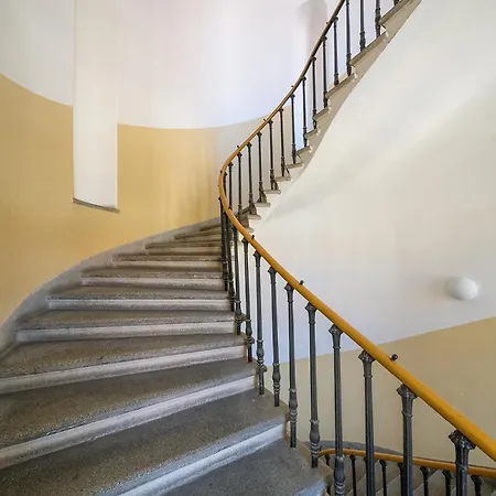 Quiet Center In Hip & Foodie Area * Prague