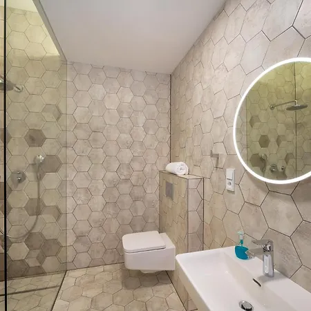 Apartment Quiet Center In Hip & Foodie Area