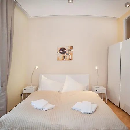4bdr Meeting Point By Ruterra Apartment Prague