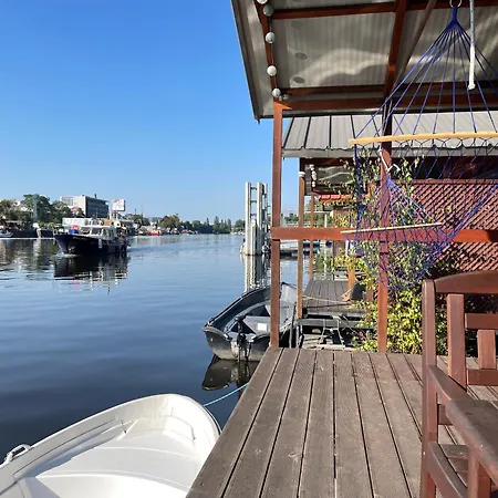 Houseboat Franklin - Houseboats Benjamin & Franklin *