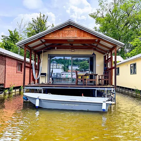 Houseboat Franklin - Houseboats Benjamin & Franklin Prague