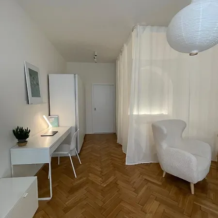 Appartement Urban Retreat I Modern Boho In Lovely Letna District - 10 Minutes From Old Town Prague