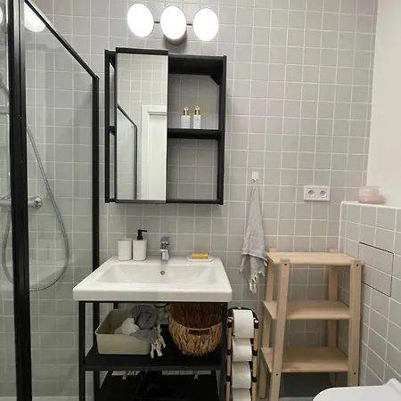 Urban Retreat I Modern Boho In Lovely Letna District - 10 Minutes From Old Town * Prague
