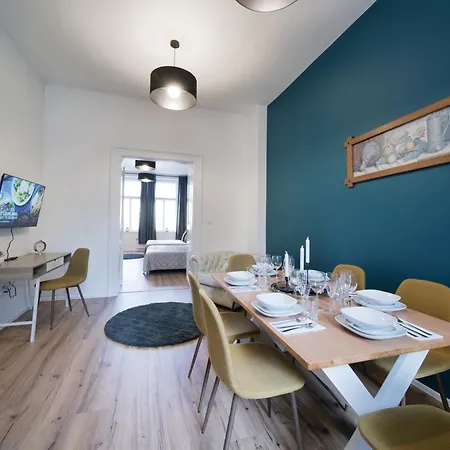 Majestic Square View Apartment Prague