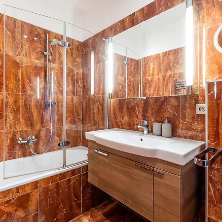 Big 2bds - Belgicka Apartament *