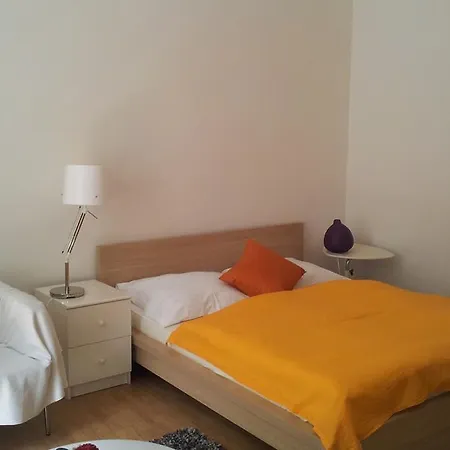 Naprstkova * Praga