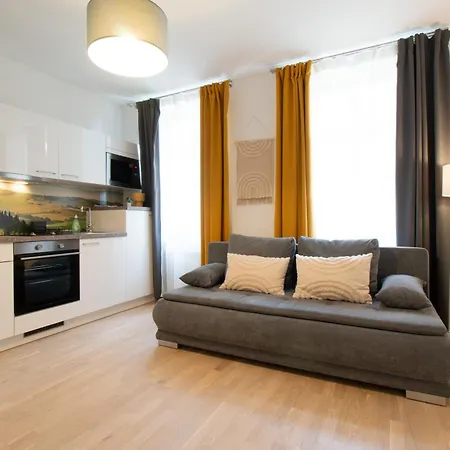 Washingtonova Cr Apartment Prague