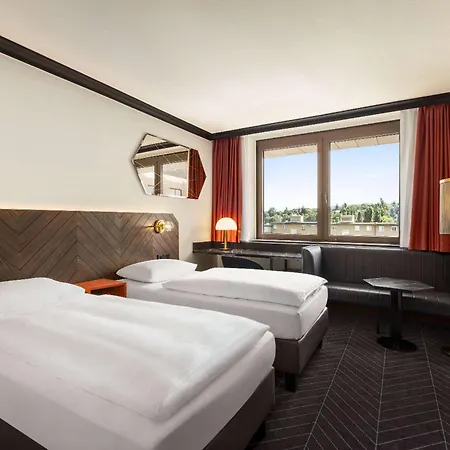 Vienna House By Wyndham Diplomat Hotell 4*