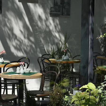 Hotell At The White Lily Prag