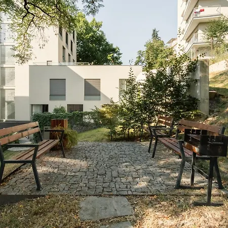 Days - Premium W Stunning Terraces - Easy Access Apartment *