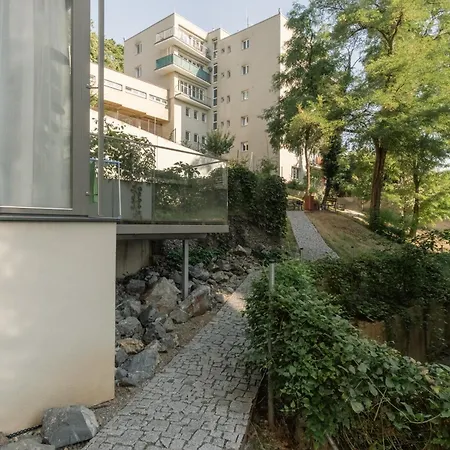 Days - Premium W Stunning Terraces - Easy Access *