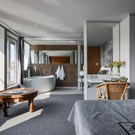 Marina Bateau-hôtel 2*