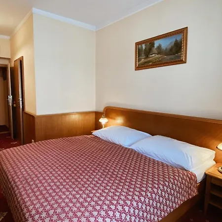 Askania Hotel 4*