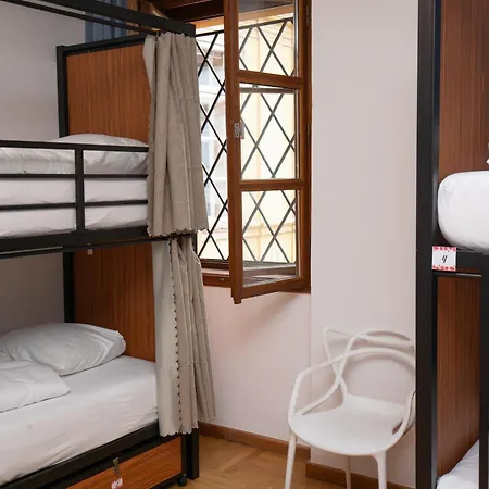 Hostel Women's Only - Female Only *