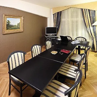Elysee Hotell