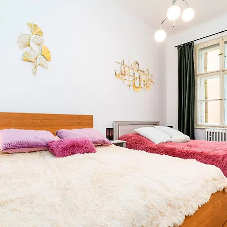 Grand Luxury Gold Apartment