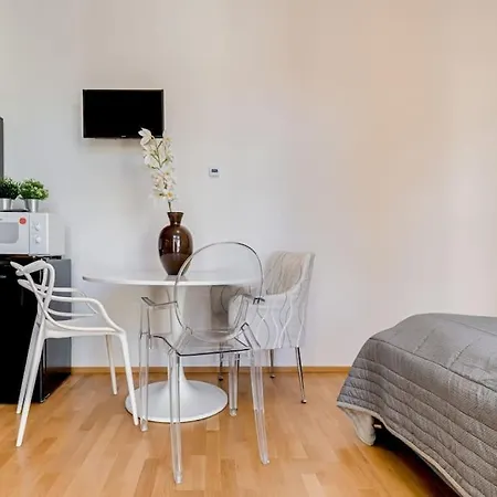 Ferdinand Palace Studio With Balcony Apartment Prague