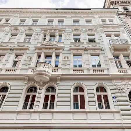 Apartment Ferdinand Palace Studio With Balcony