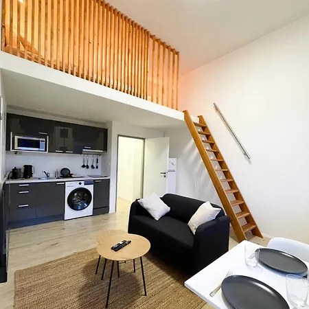 Apartment Loft Maniny By Urban Prague