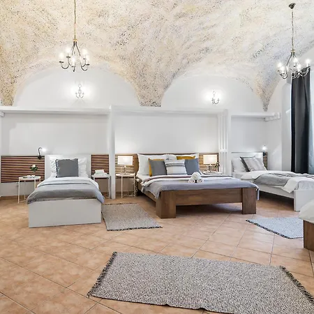Apartment Charles Bridge Historical Apts By Michal&friends Prag