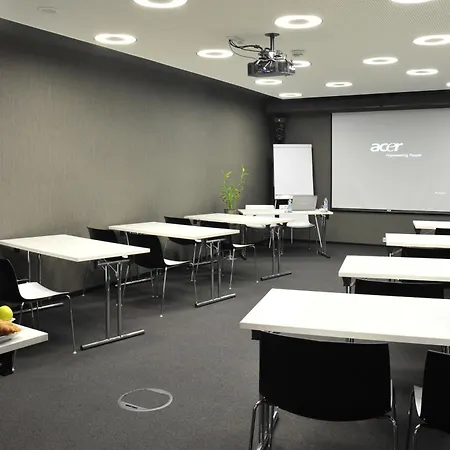 Metropol Design Old Town 4*