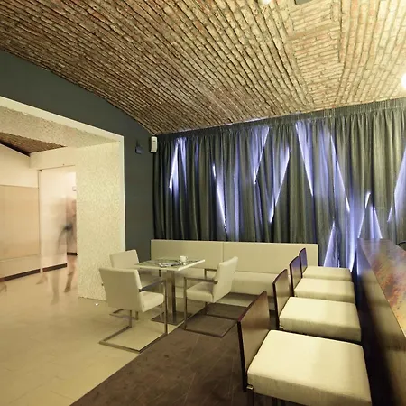 Hotel Pure White