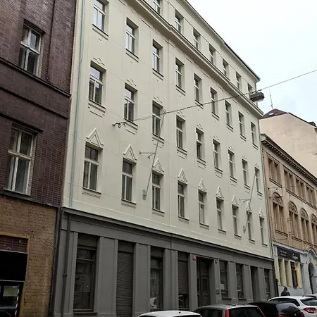 Black & White Apartment Prague By Wenceslas Square And Muzeum Prag