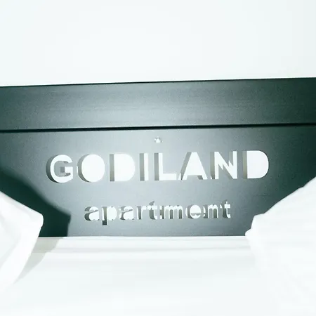 Apartament Godiland *