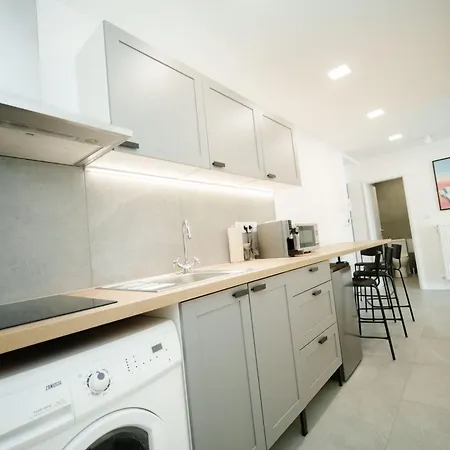 Apartament Godiland *