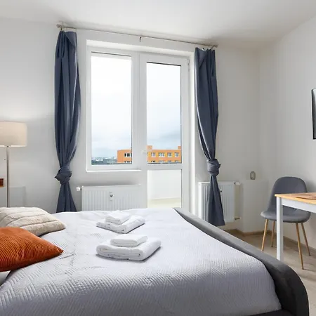 Apartament U Metra S Terasou