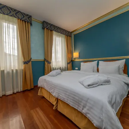 Kinsky Fountain Hotel Praha