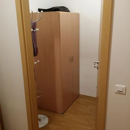Apartment Chotesovska With Parking Place Prague