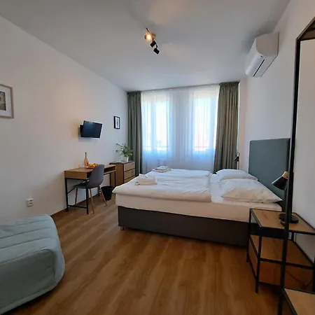 Legie Hotel 3*