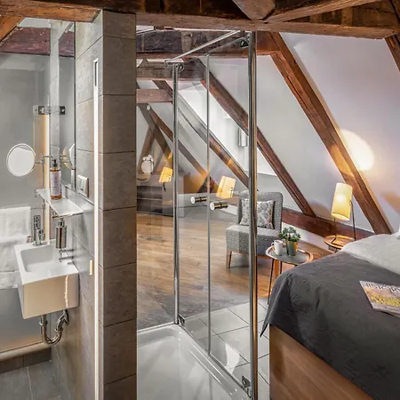 Apartment 3 Epoques By Adrez