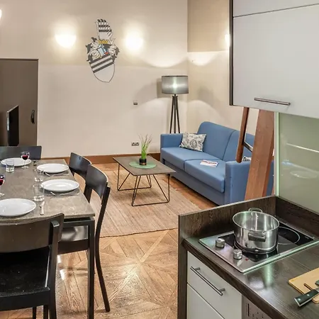 Apartment 3 Epoques By Adrez