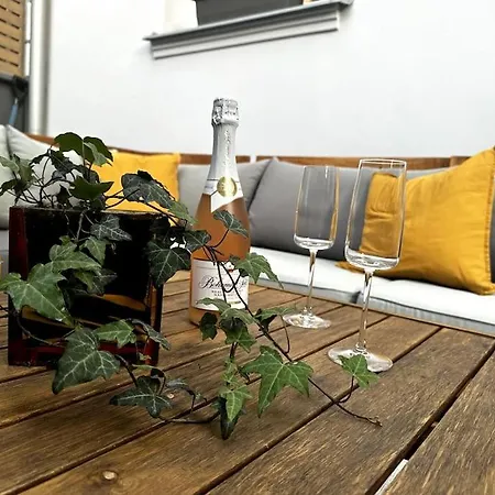Apartment Authentic With Garden *