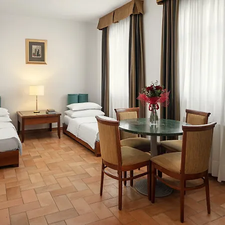 Hotell Galileo Prag