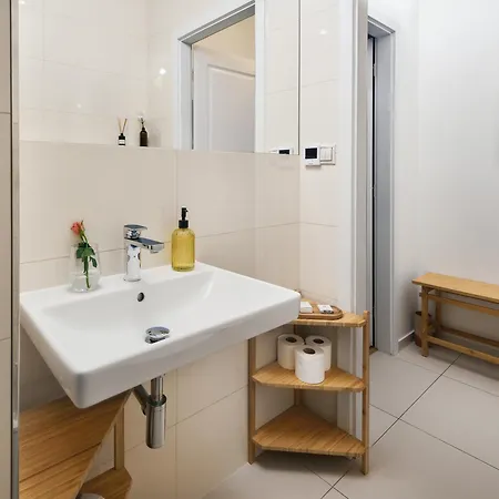 Turnkey I Downtown Apartment