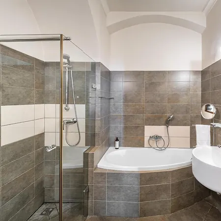 Apartment 3 Epoques By Adrez Prague