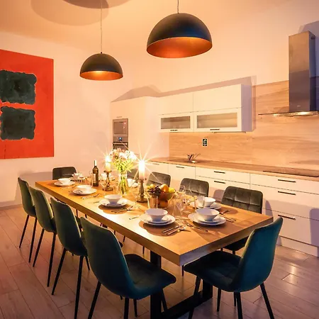 Apartment Centrum Pstrossova *