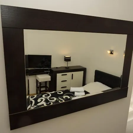 Black & White Apartment Prague By Wenceslas Square And Muzeum Lägenhet *