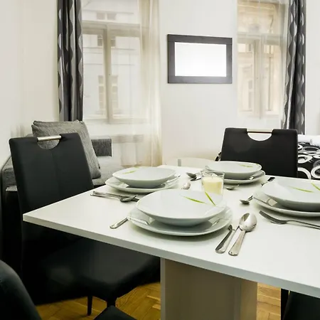 Lägenhet Black & White Apartment Prague By Wenceslas Square And Muzeum Prag