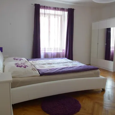 Apartamento Old Town Square 27 *