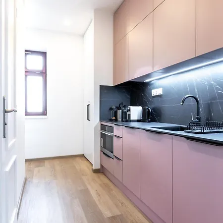 Stay2gether In Pink 16 - Main Train Station Apartment *