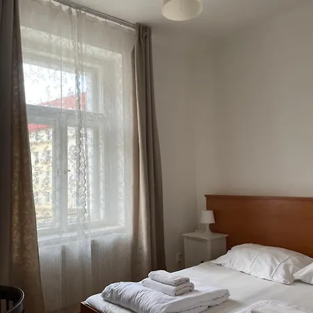 Szálloda Gallery Sis Prága