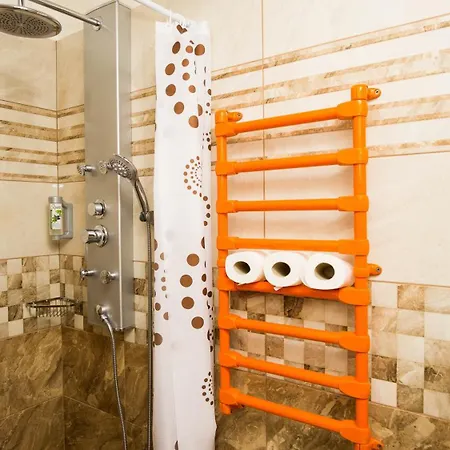 Metro By Main Train And Bus Station Apartment *